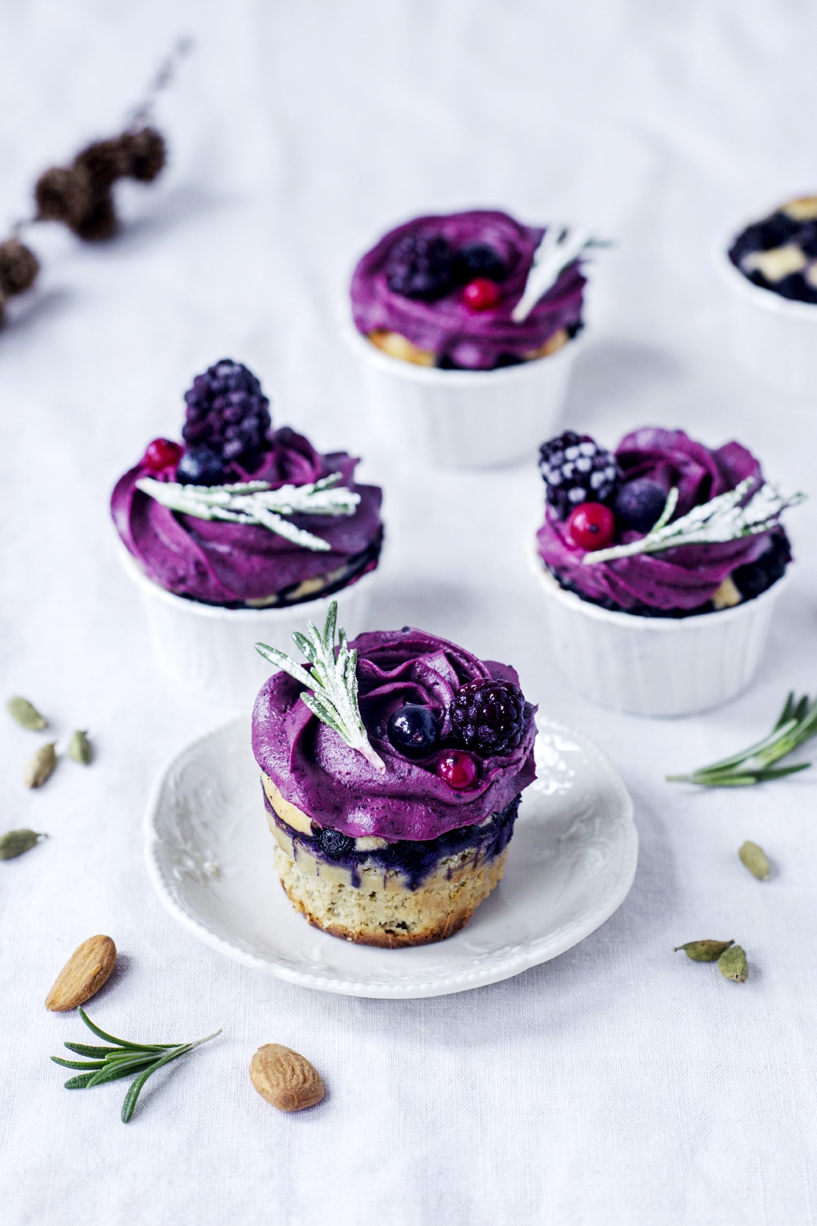 Zitrone Buttermilch Whey Cupcakes mit Avocado Frosting Zitrone Buttermilch Whey Cupcakes mit Avocado Frosting